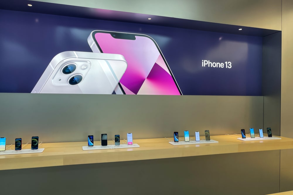 Stand de Iphone 13 en Apple Store